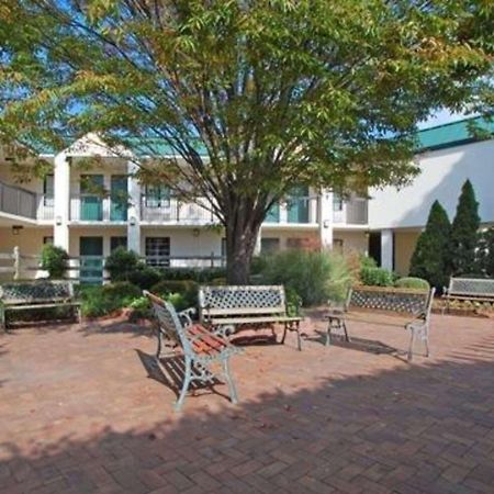 Quality Inn & Suites Hanes Mall Winston-Salem Eksteriør bilde