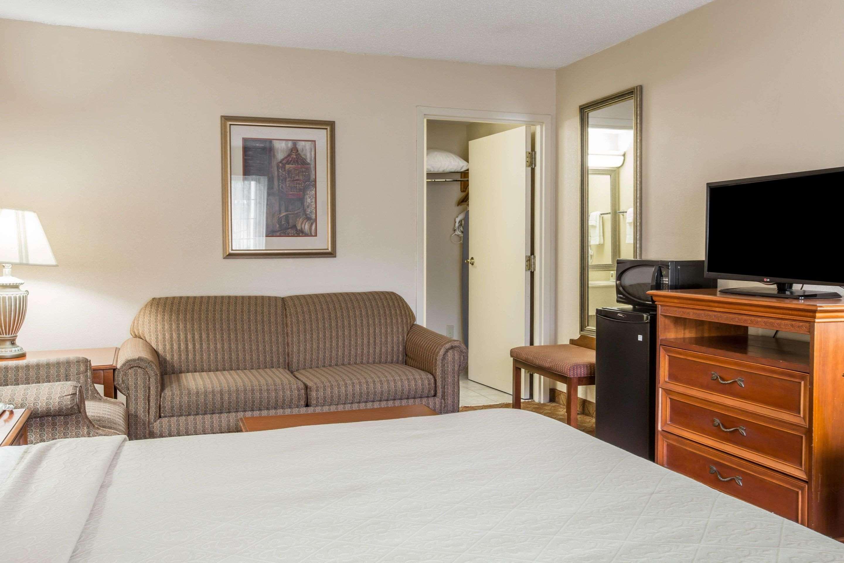 Quality Inn & Suites Hanes Mall Winston-Salem Eksteriør bilde