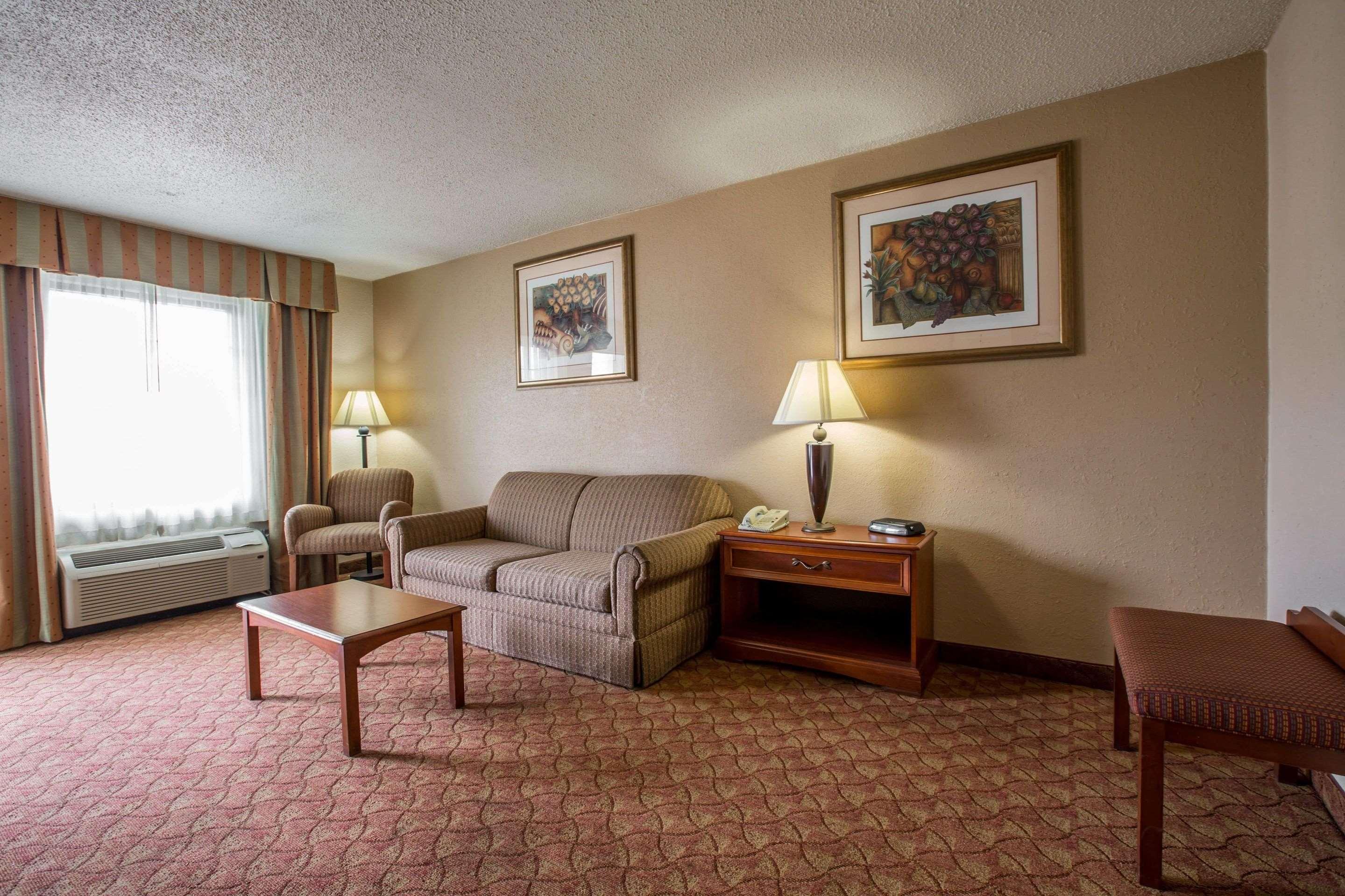 Quality Inn & Suites Hanes Mall Winston-Salem Eksteriør bilde