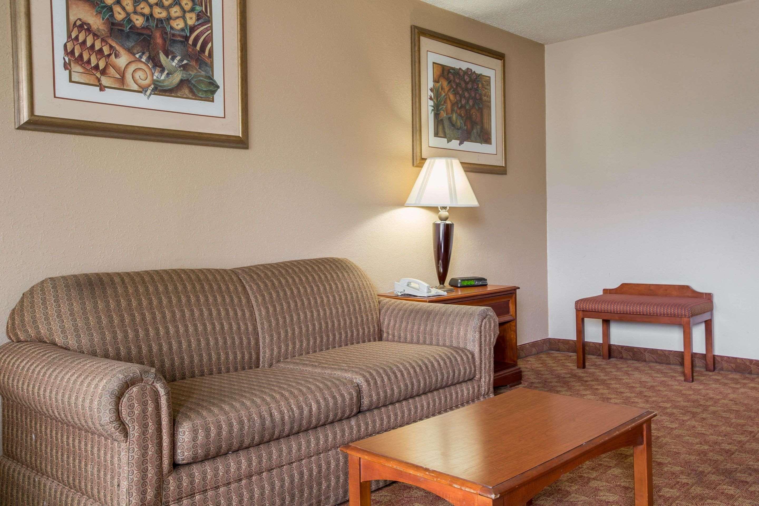 Quality Inn & Suites Hanes Mall Winston-Salem Eksteriør bilde