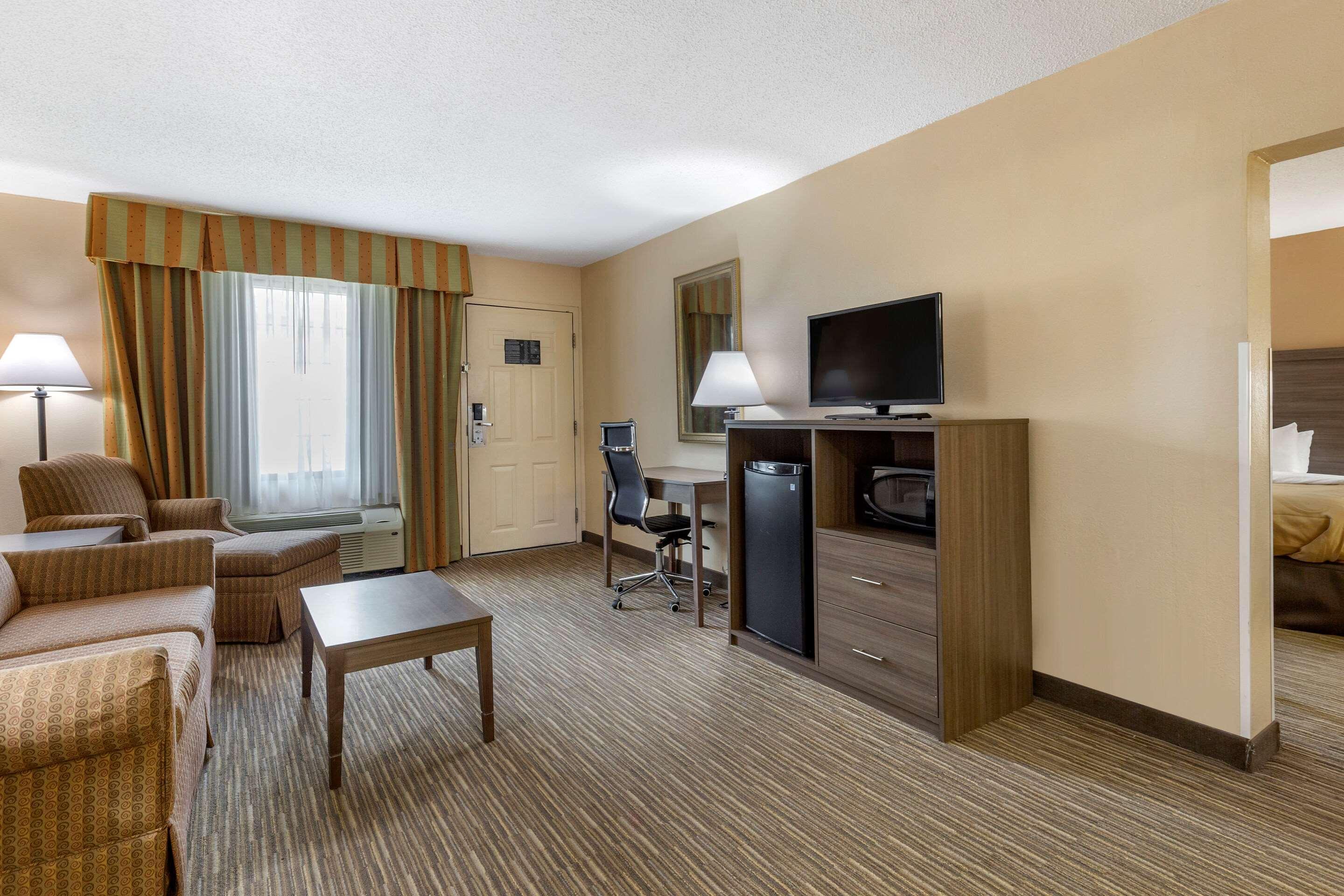 Quality Inn & Suites Hanes Mall Winston-Salem Eksteriør bilde